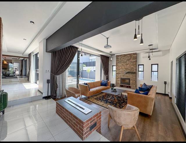 5 BEDROOM HOUSE FOR SALE IN MIDSTREAM RIDGE